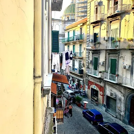 Trasite Konukevi Napoli
